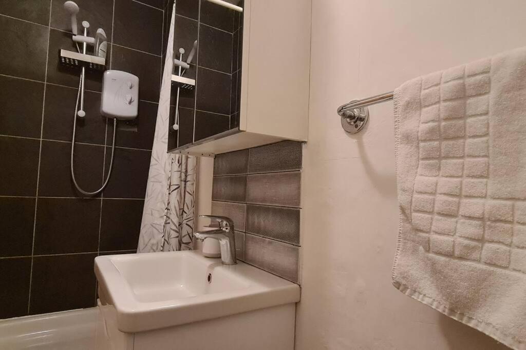 Apartment Luton Flat Free Parking